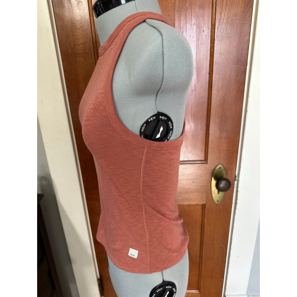 Vuori Tank Top in Dusty Coral Heather - Picture 3 of 7